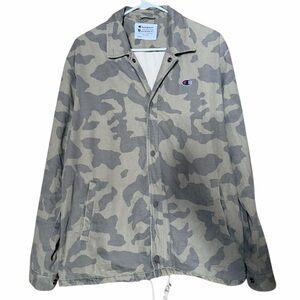 Champion x Urban Outfitters Camo
Coach's Jacket Large